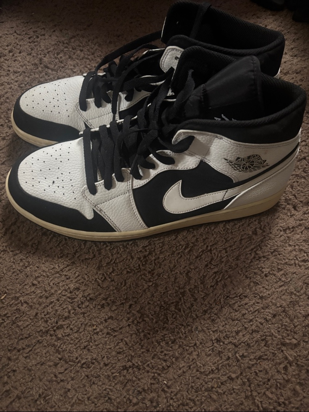 Nike Air Jordan 1 Mid - Black and White with Cream Midsole